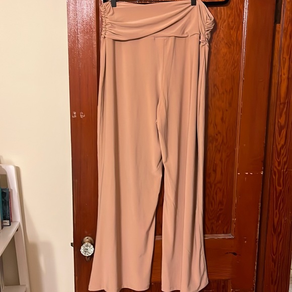Express silky stretchy wide leg pants - Picture 1 of 5